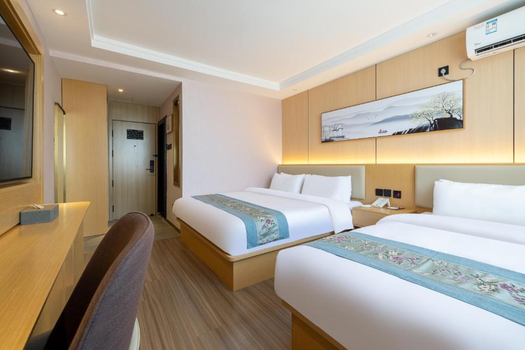 Jingfang Building Smart Hotel - Located in the busiest part of the downtown area, Near Beijing Tiananmen Square and the Forbidden City,Newly opened hotel,Heating is provided during winter,Provide free laundry service,Provide tourism and ticketing services - Standard Familienzimmer