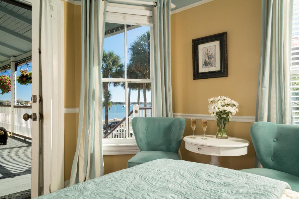 Bayfront Marin House - King Suite со спа -ванной (Forrester)