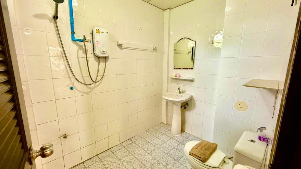 Hill Side Patong Hotel - Resim 45