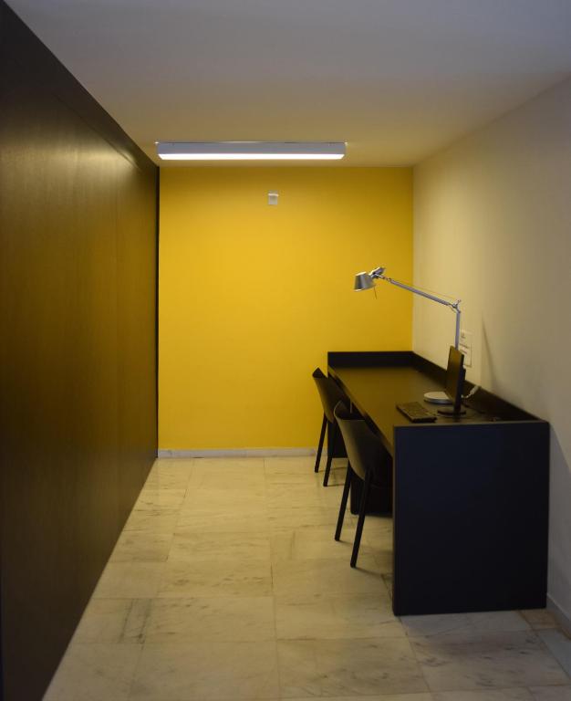  Bittar Inn