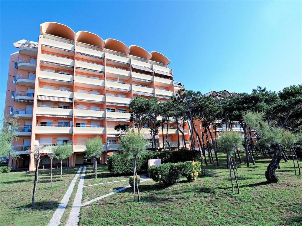 A garden outside Nice apartment in Porto Santa Margherita with terrace