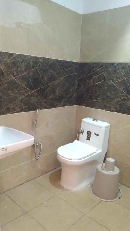 Ένα μπάνιο στο Banashree Guest inn