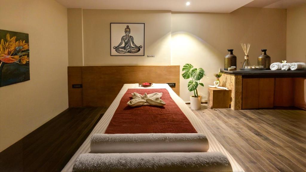 Postel nebo postele na pokoji v ubytování Summit Montana Suites & Spa at Mall
