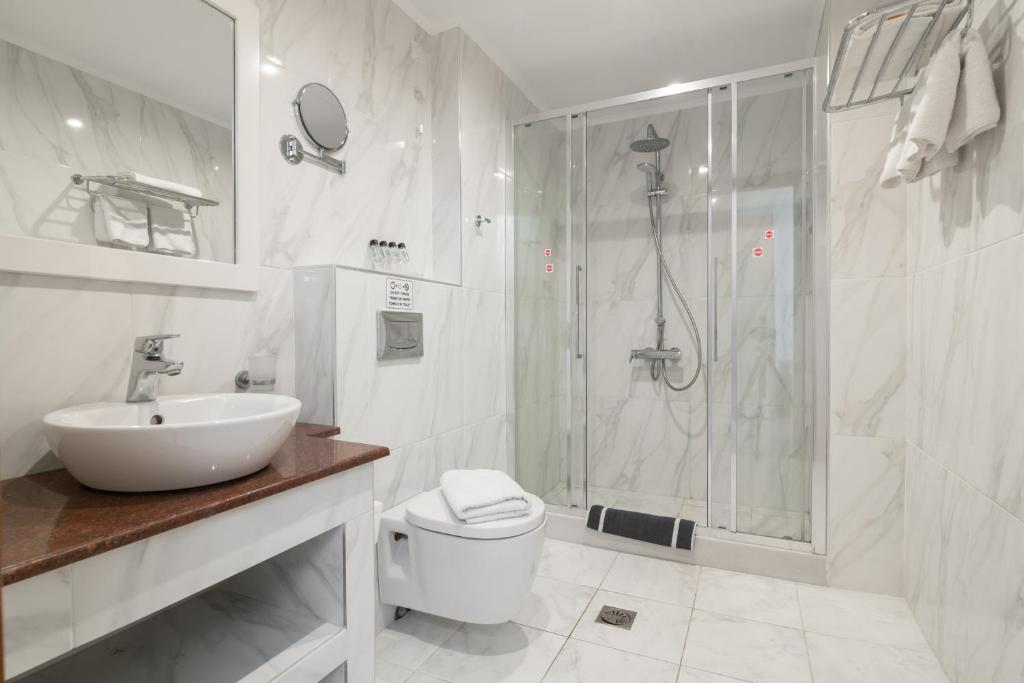 Karras Hotel - 