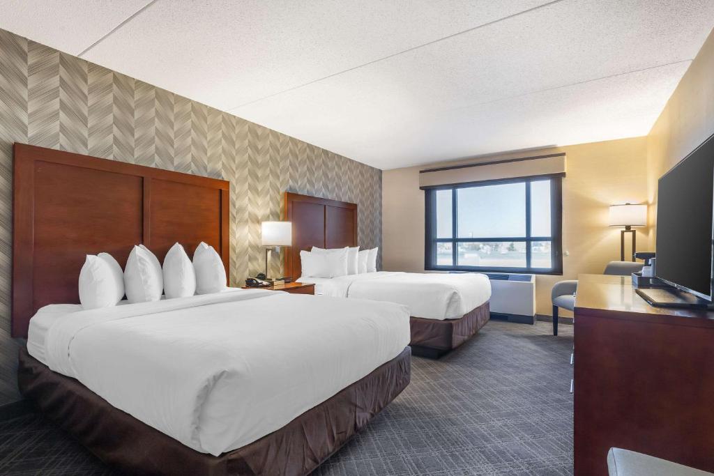 Comfort Inn & Suites Logan International Airport - 