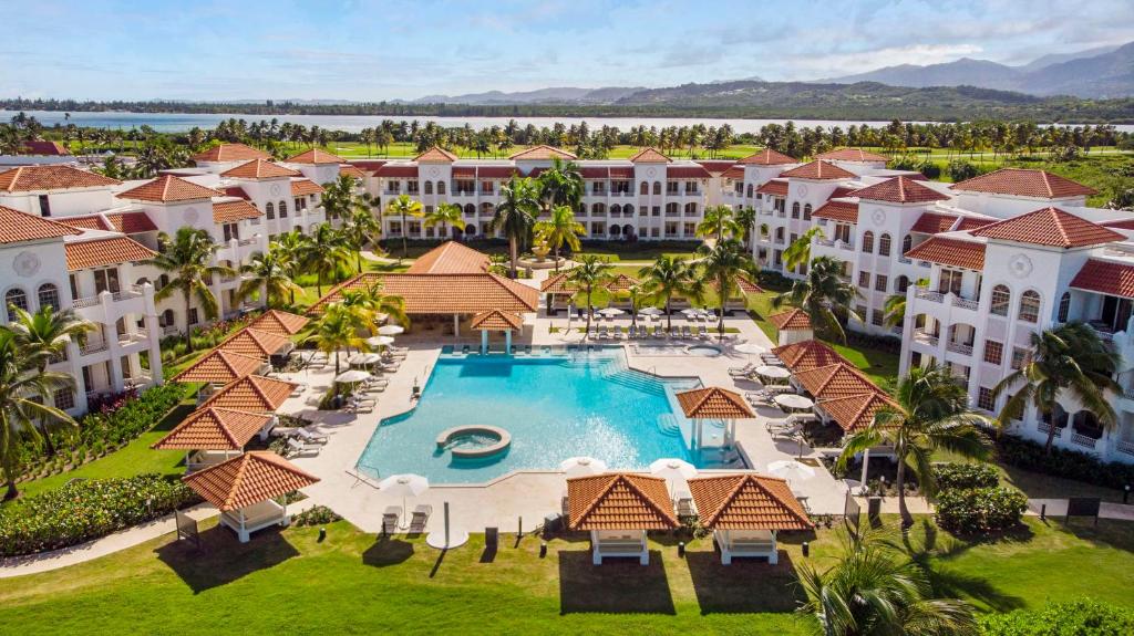 Bazén v ubytování Hyatt Regency Grand Reserve Puerto Rico nebo v jeho okolí
