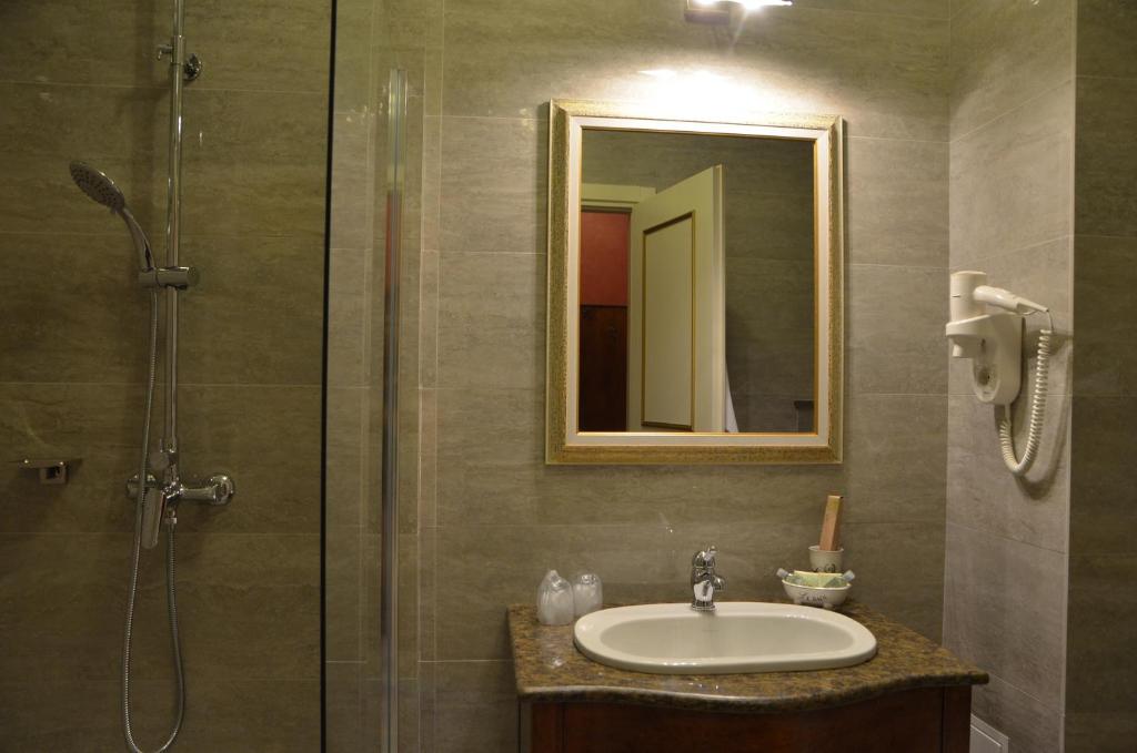 The Arlington Boutique Hotel - Double Room With Balcony