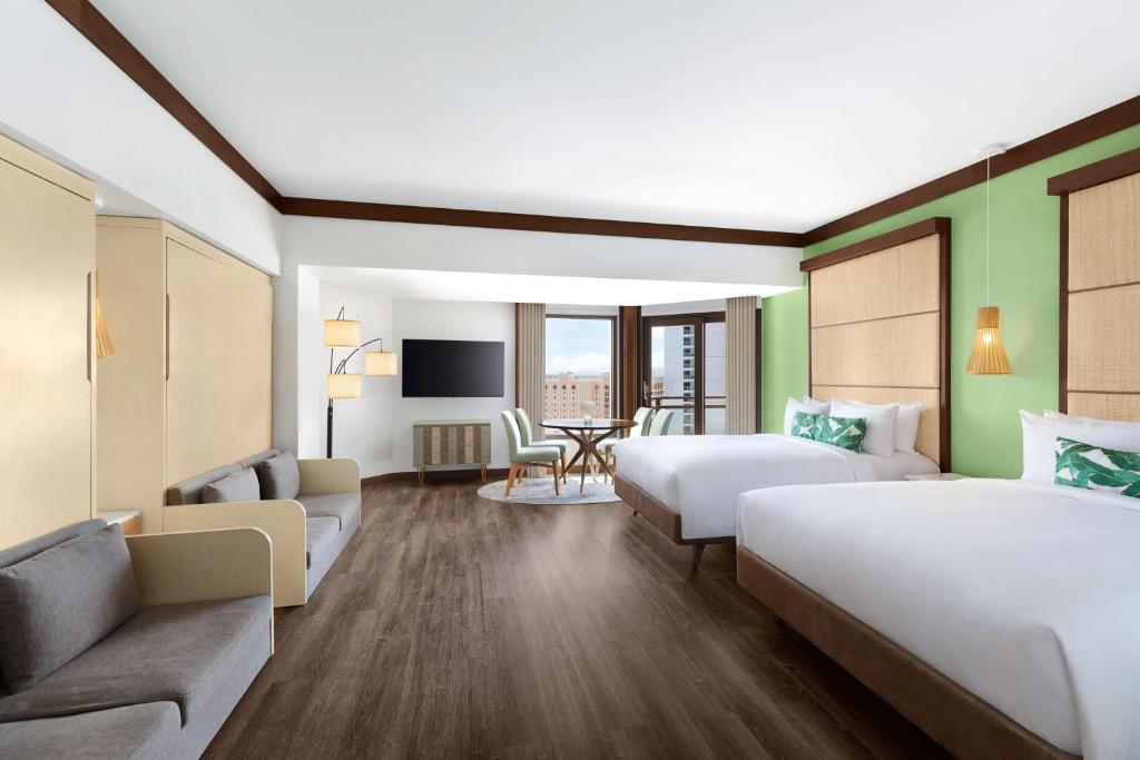 Dusit Beach Resort Guamにあるベッド