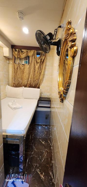A bathroom at Ranjeet Guest house