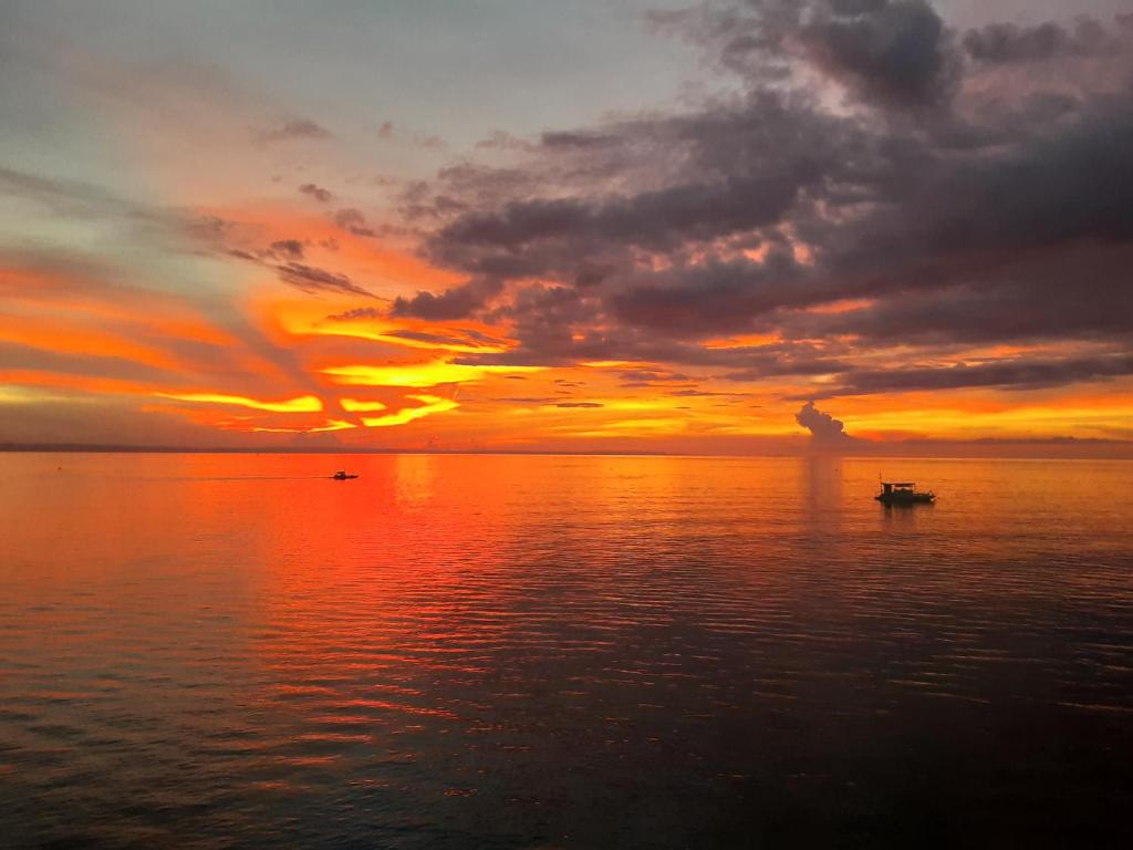 Sunset Vista Sea Front Guest House - Budget Single Room