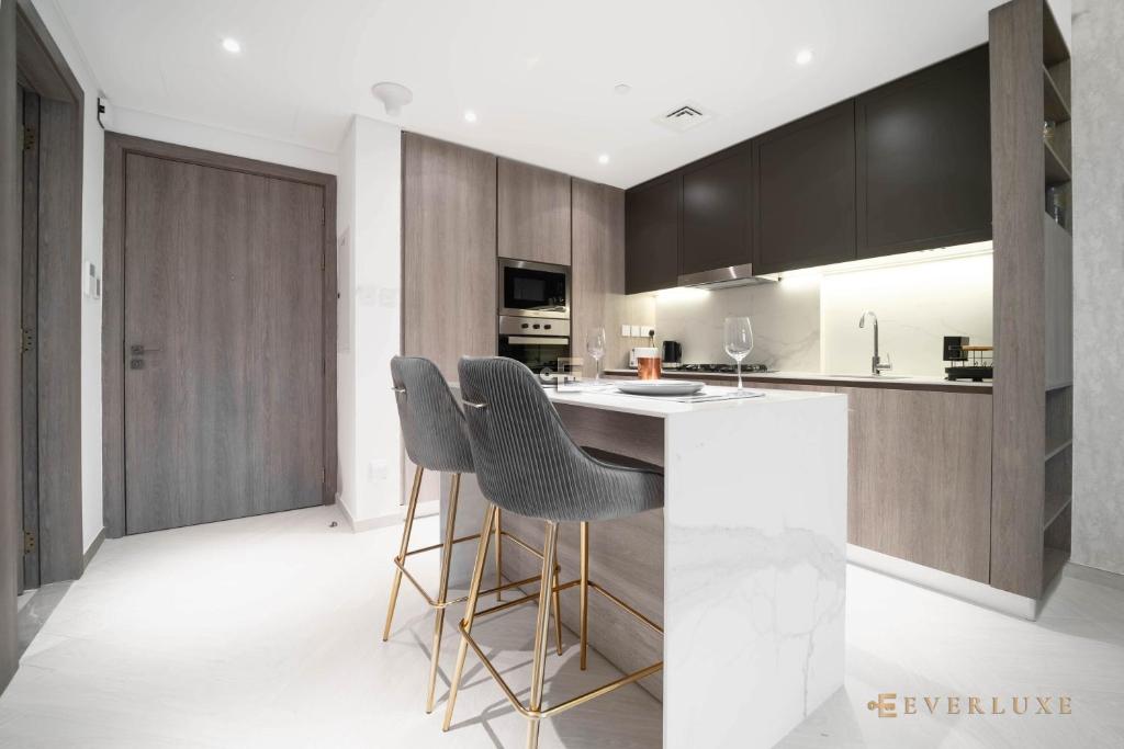 Fotografie z fotogalerie ubytování Striking 1-bedroom Apartment In Oxford 212, Jvc v Dubaji