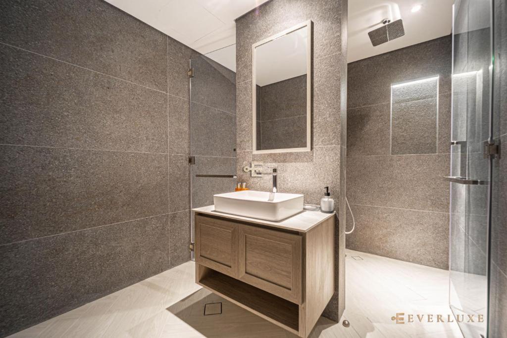 Fotografie z fotogalerie ubytování Striking 1-bedroom Apartment In Oxford 212, Jvc v Dubaji