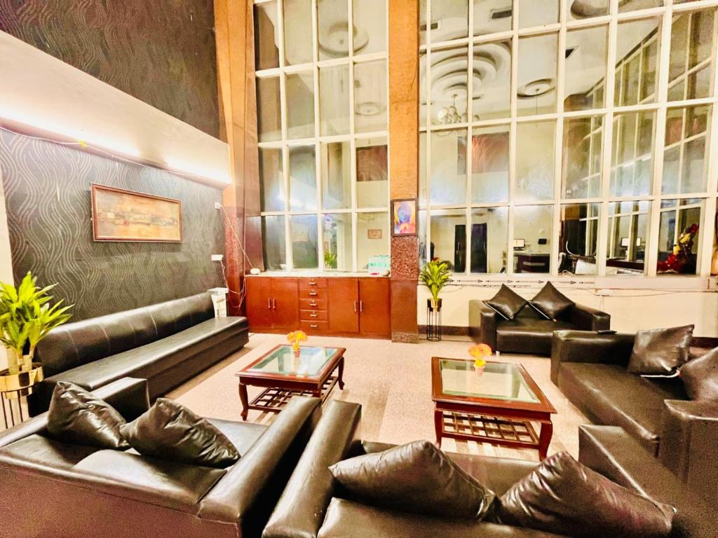 Posezení v ubytování Hotel Ramawati Near Ganga Ghat Haridwar