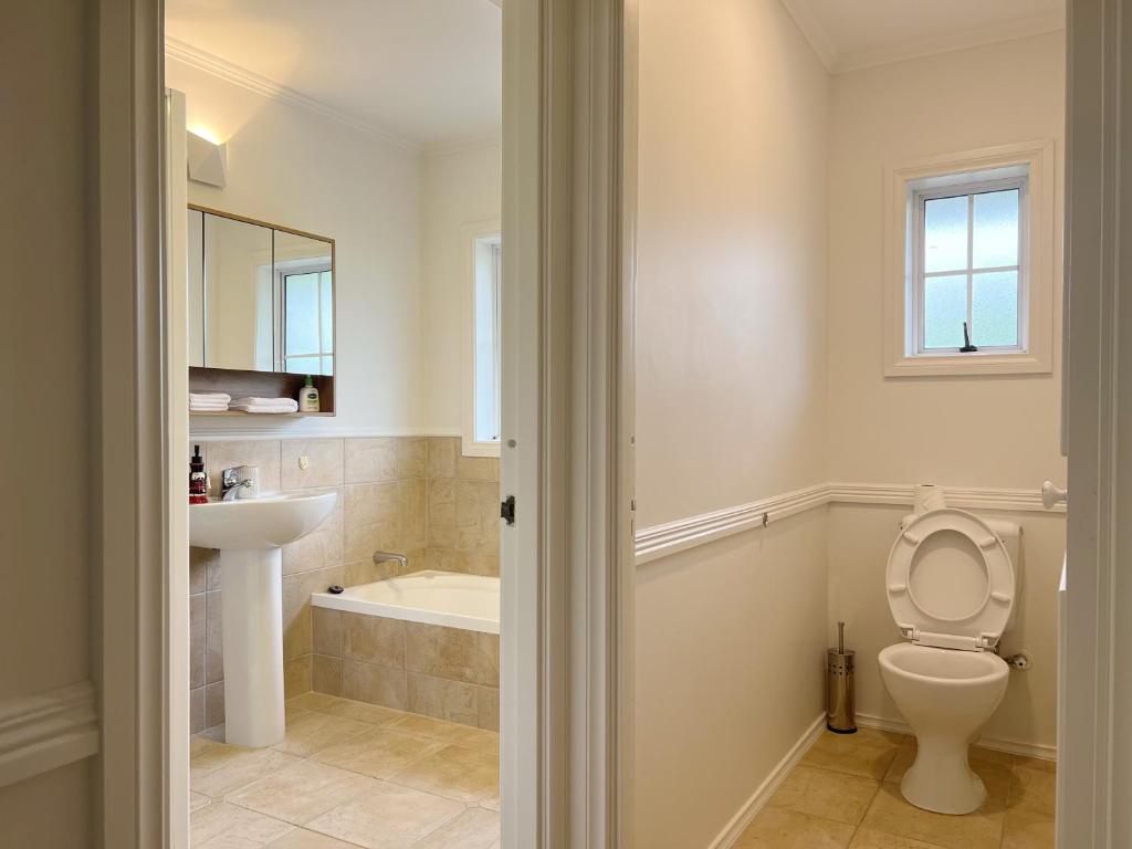 Holiday house in totara park - Resim 24