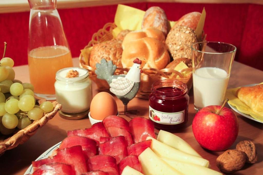 Jedzenie w gospodarstwie agroturystycznym lub w pobliżu