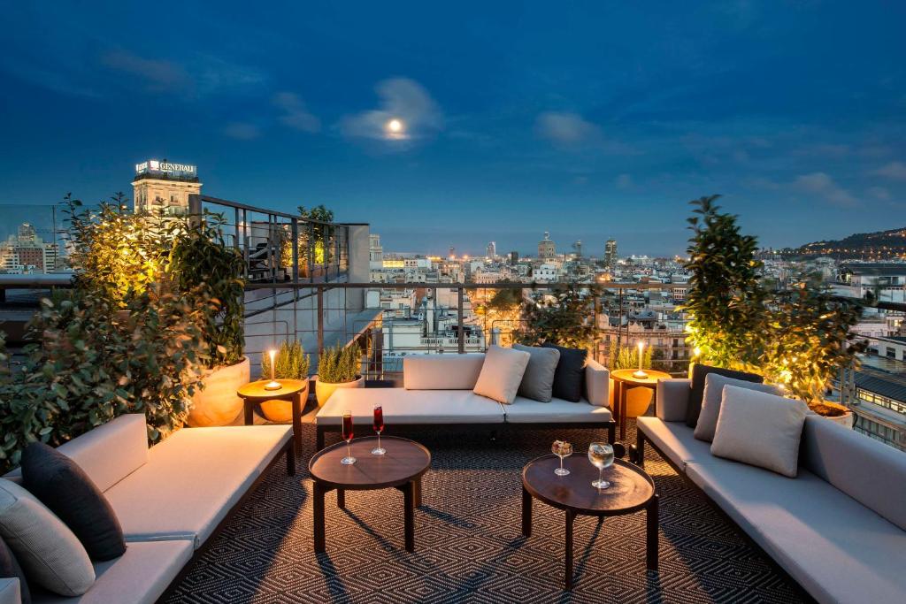 Posedenie v ubytovaní NH Collection Barcelona Gran Hotel Calderon