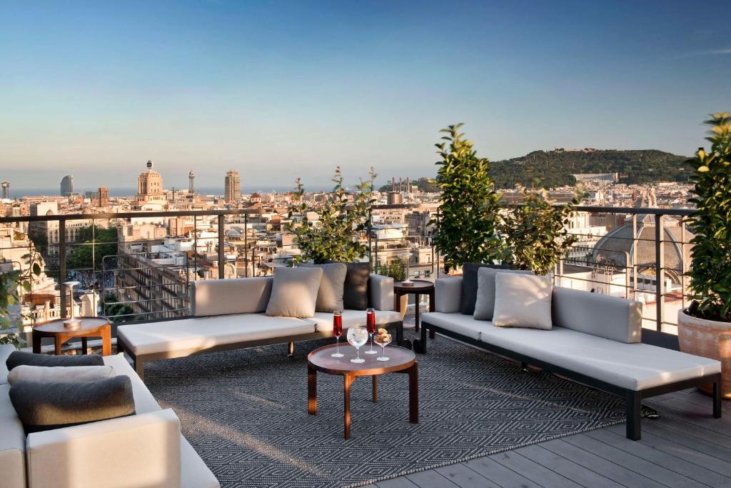 Posedenie v ubytovaní NH Collection Barcelona Gran Hotel Calderon