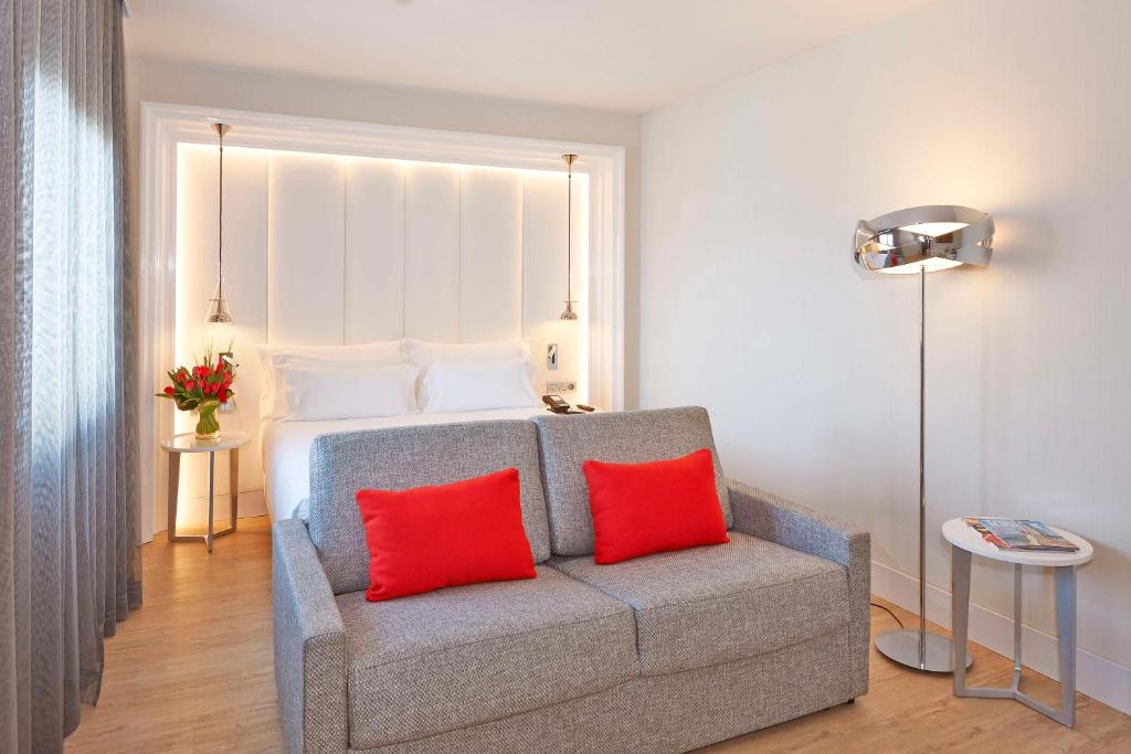 Posedenie v ubytovaní NH Collection Barcelona Gran Hotel Calderon
