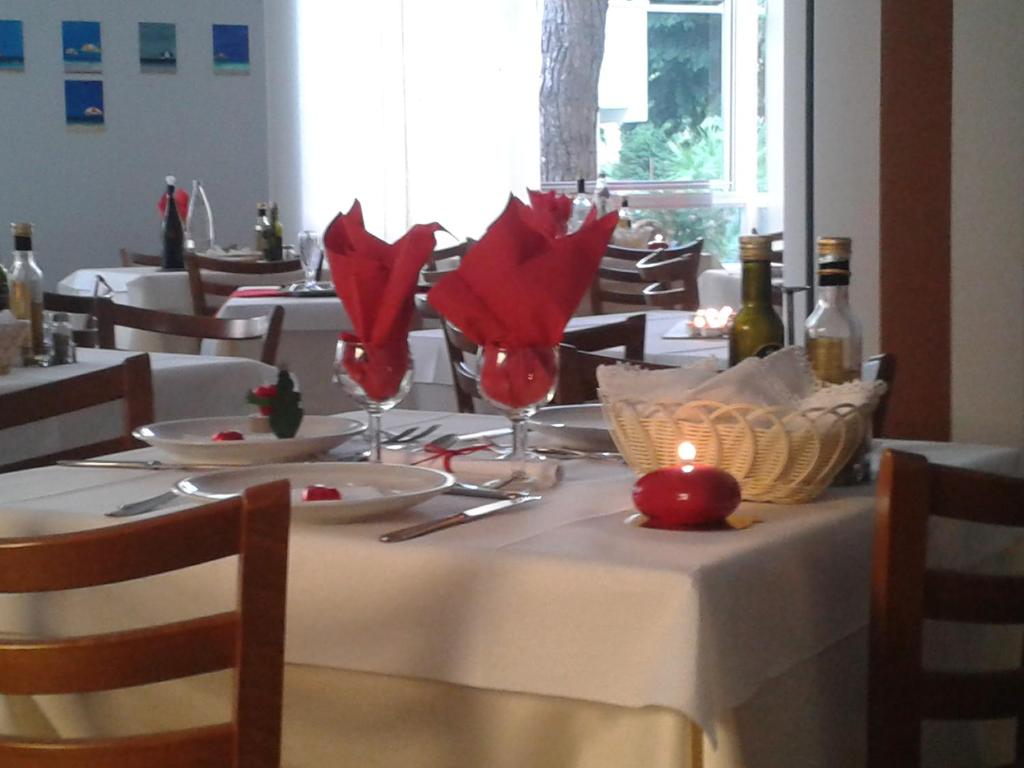 Restaurace v ubytování Hotel Lora