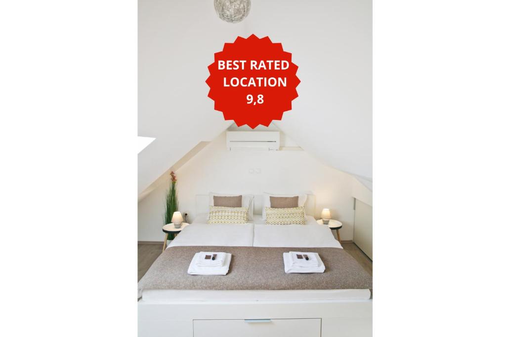 Postel nebo postele na pokoji v ubytování Apartments Hiša Pod Gradom