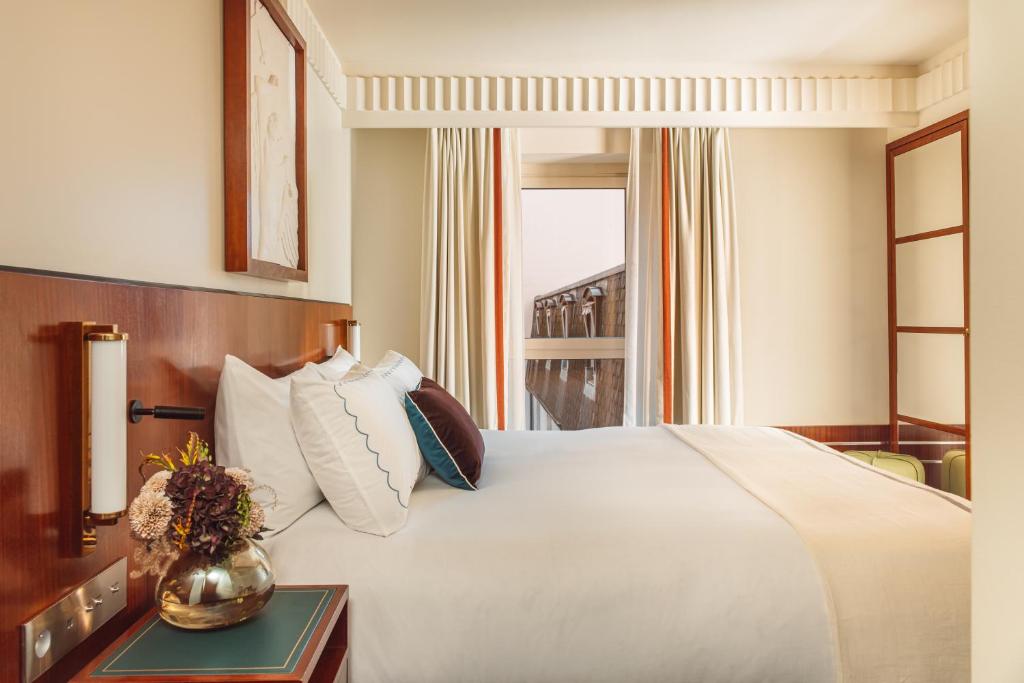 
Double King "Signature" Room 
