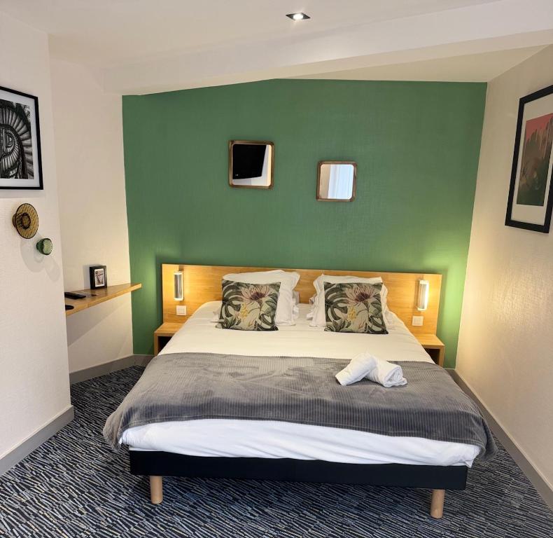 Le Clos Du Pontic Logis et Cit'Hotel - Habitación Superior Con Cama King