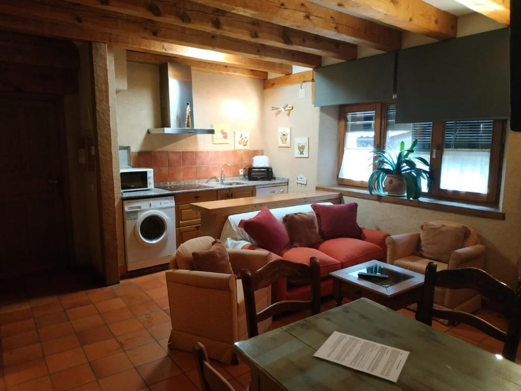 Kuchyň nebo kuchyňský kout v ubytování Apartamentos Lobiche