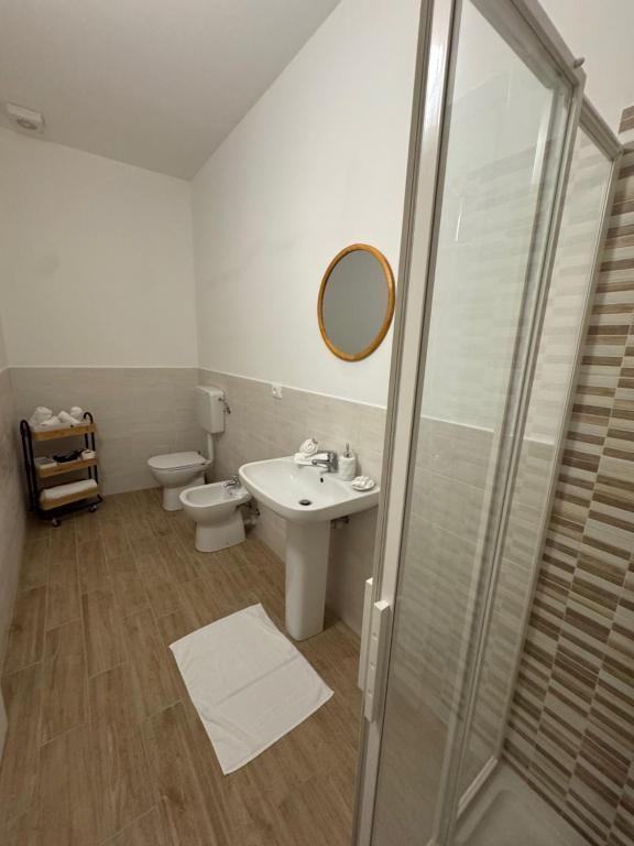 Koupelna v ubytování Albergo Tenco by Bottega