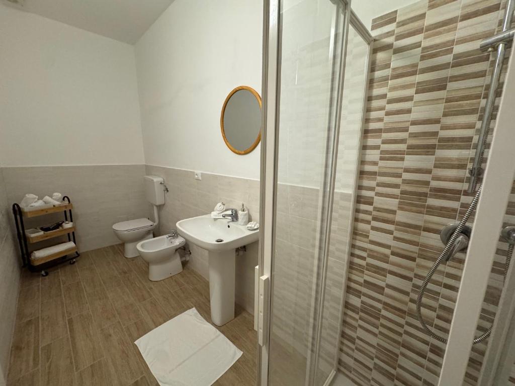 Koupelna v ubytování Albergo Tenco by Bottega
