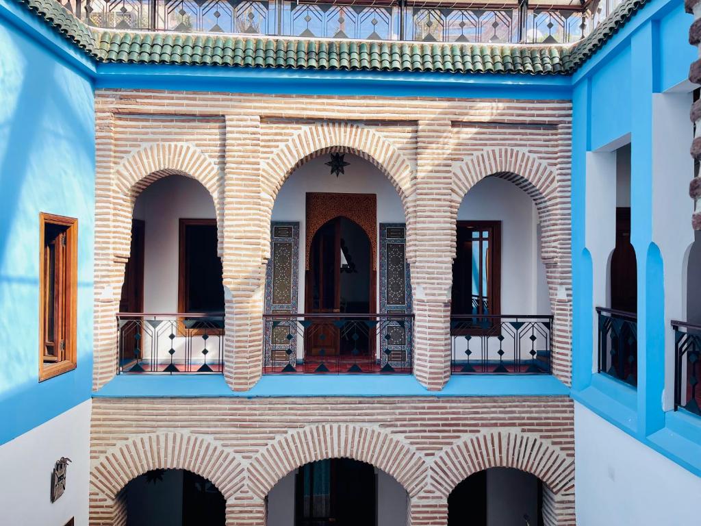 A balcony or terrace at Riad Zarka By La Siredrah
