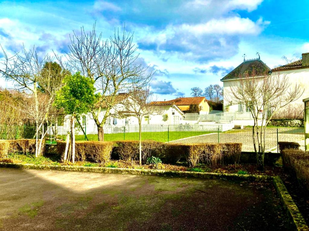 Ogród w obiekcie Gîte des Lavandes