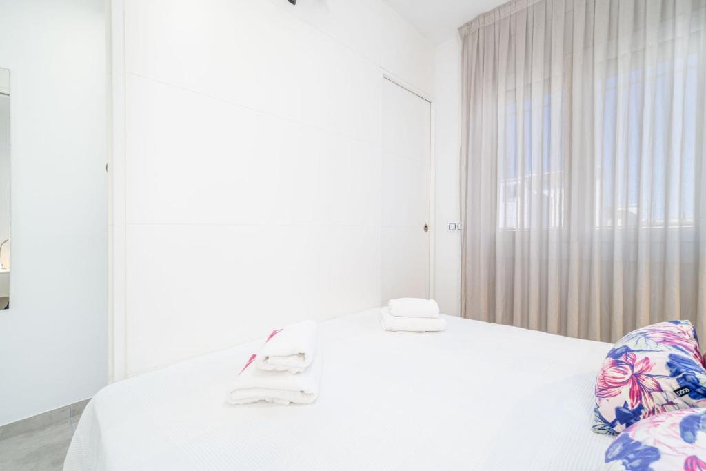 Posteľ alebo postele v izbe v ubytovaní Apart-rent Apartament Bahia 0023