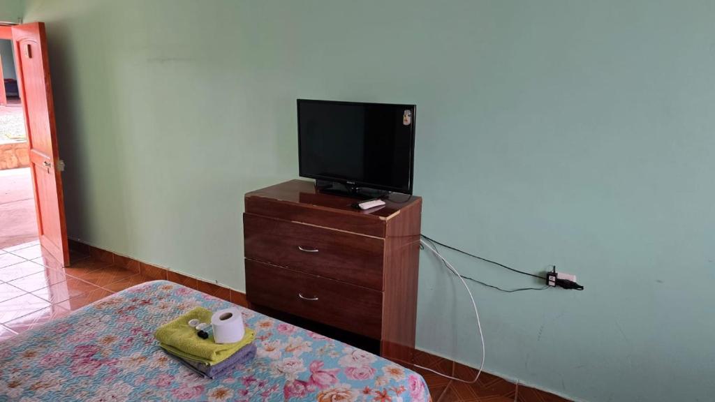 TV a/nebo společenská místnost v ubytování Hostal Mirador