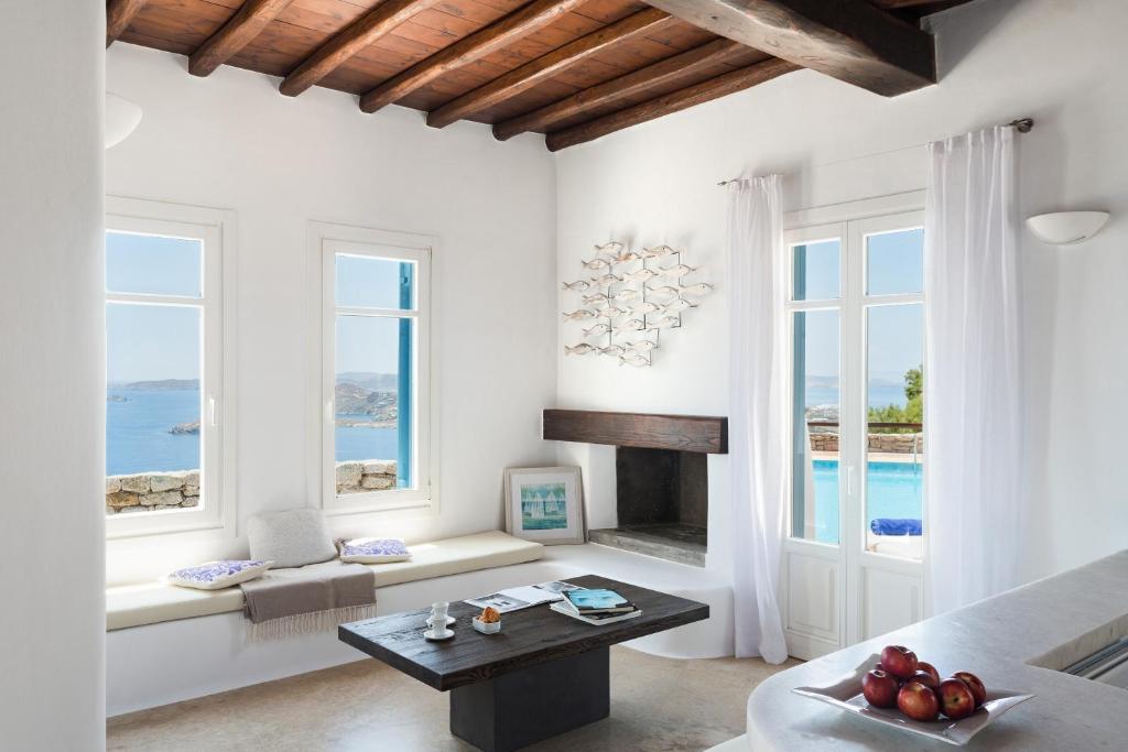 Bazén v ubytovaní AGL Luxury Villas alebo v jeho blízkosti
