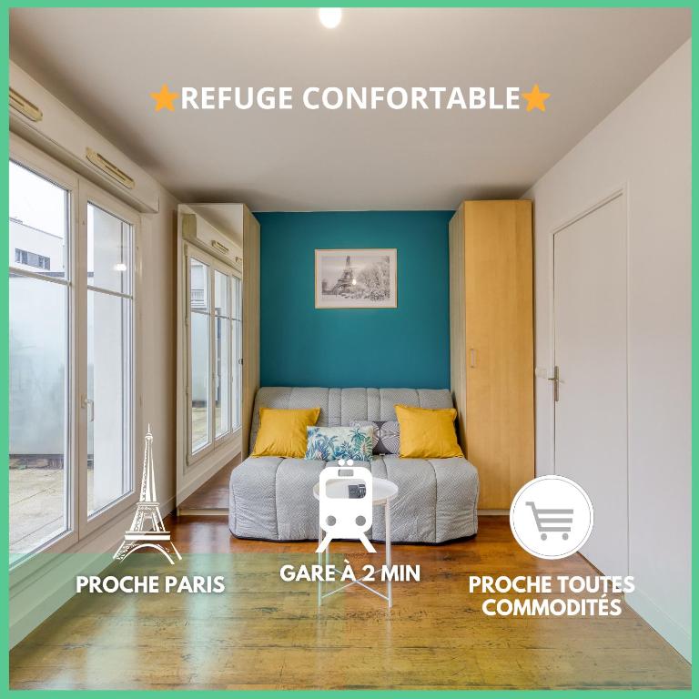 un salon avec un canapé et une table dans l'établissement Refuge confortable - Terrasse - Gare Villiers à 2 min, à Villiers-sur-Marne