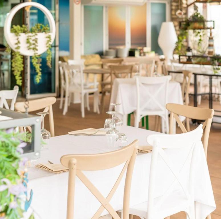 Restaurace v ubytování Hotel Sirena - B&B