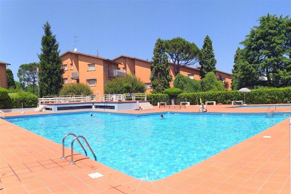 Basen w obiekcie Panorama Apartment Peschiera lub w pobliżu