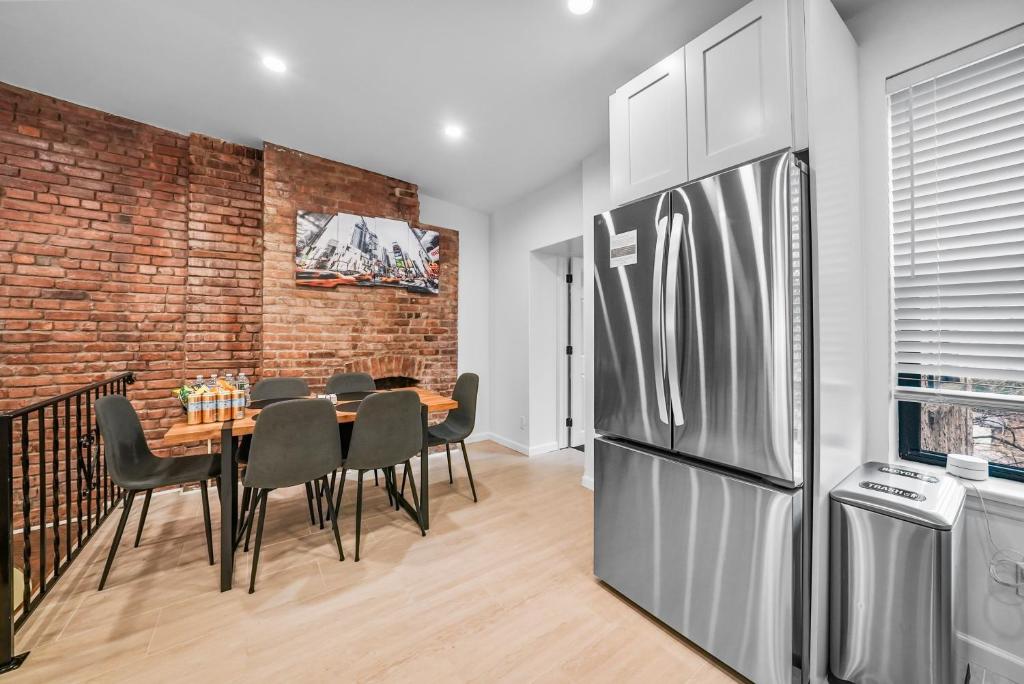 Fotografie z fotogalerie ubytování 2BR,2Bath, 4Beds, Sleeps 6, 10 Min to NYC, 10 Min to Path v destinaci Hoboken