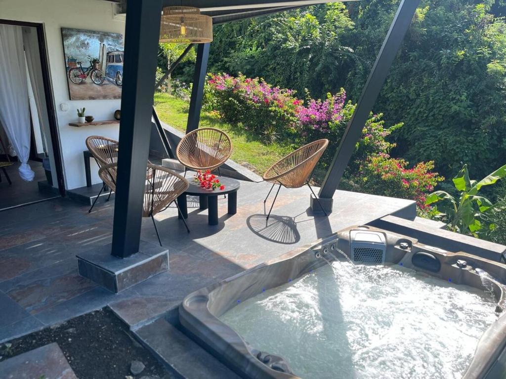 Zahrada ubytování Love and spa by O'Kalm