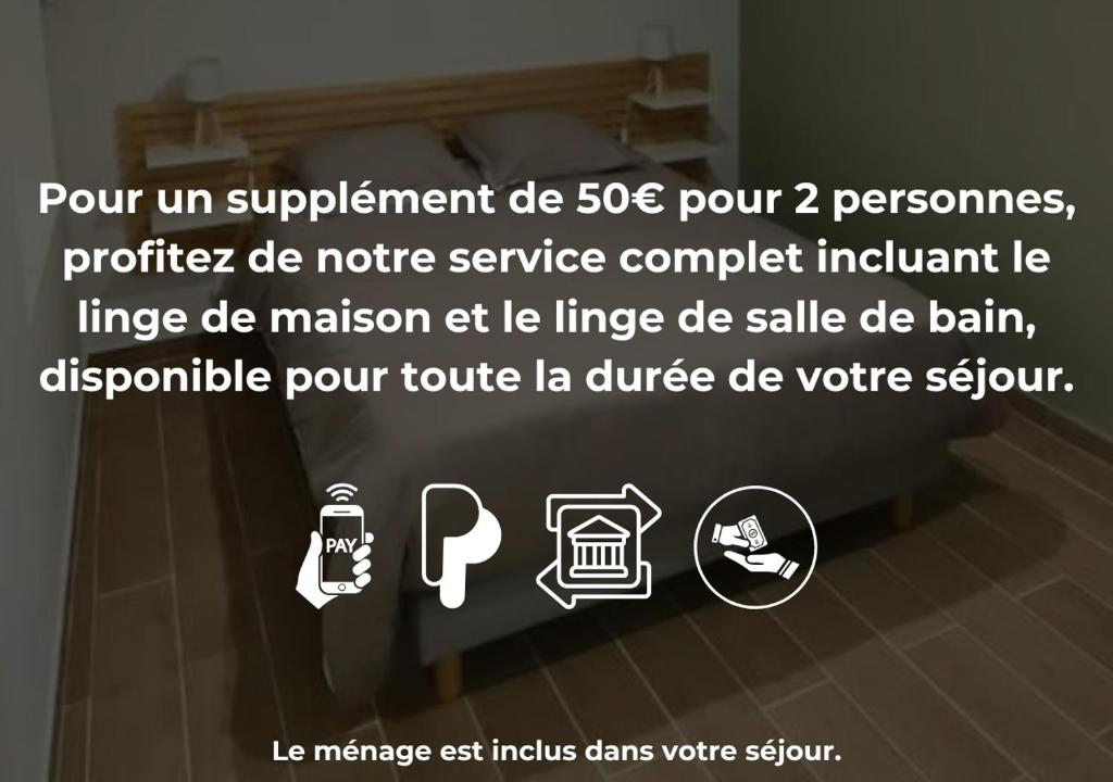 a sign in a bathroom with some signs on it at Appartement au cœur du village, climatisé avec extérieur in Gréoux-les-Bains