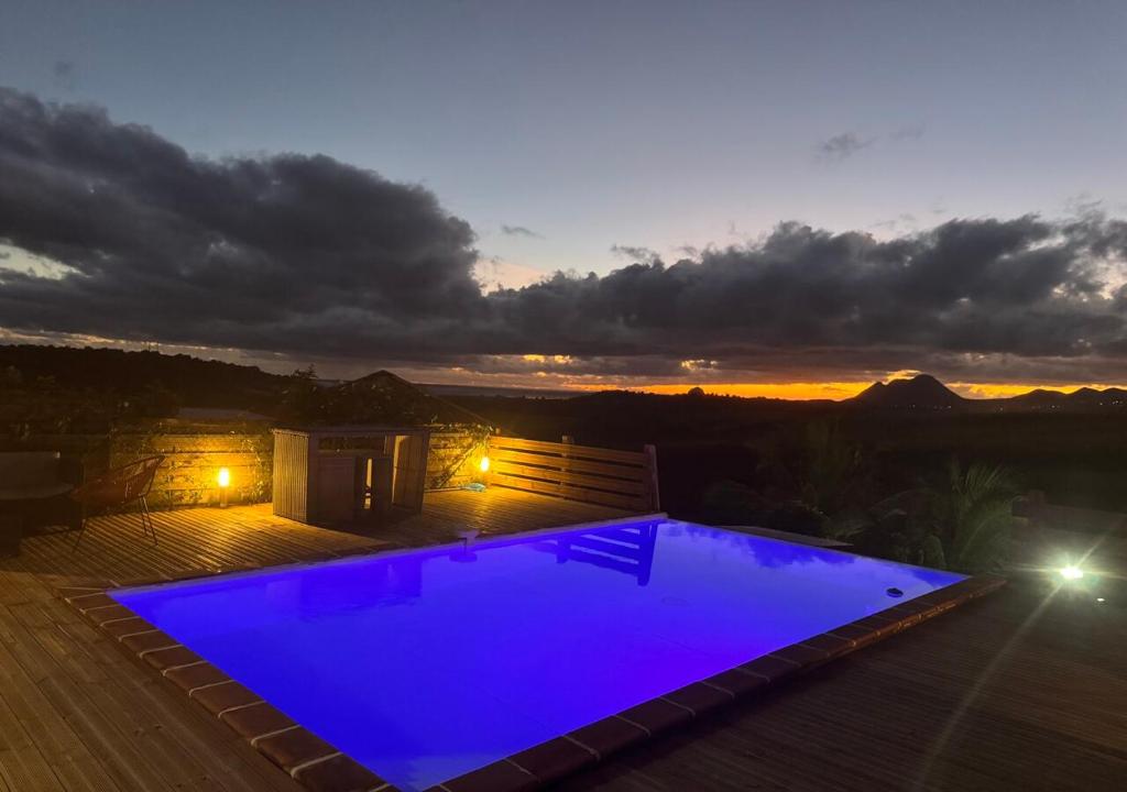 Bazén v ubytování Sainte Luce_Villa_Piscine avec vue mer_wifi nebo v jeho okolí