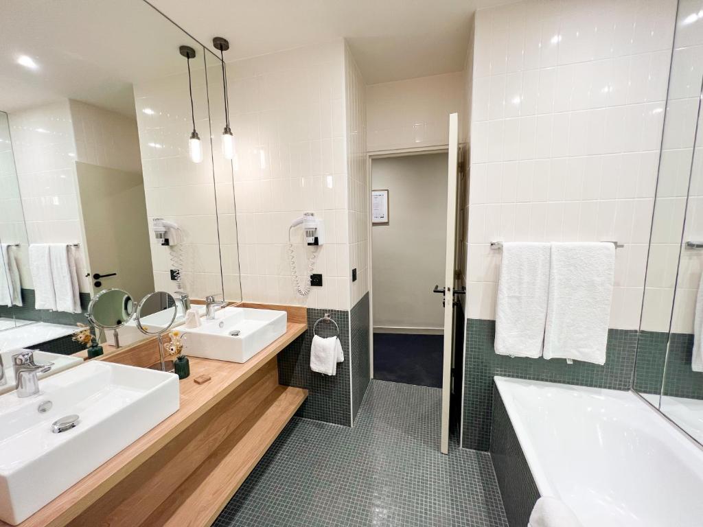 Globe Et Cecil - Resim 7