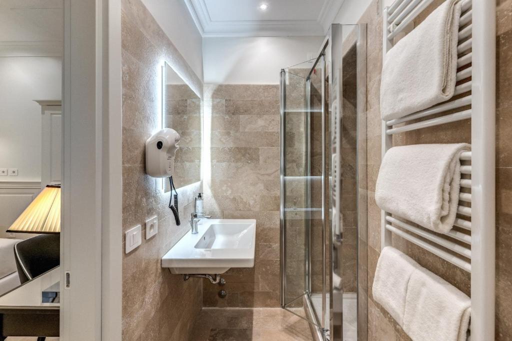 Koupelna v ubytování ACA Hotel Viminale