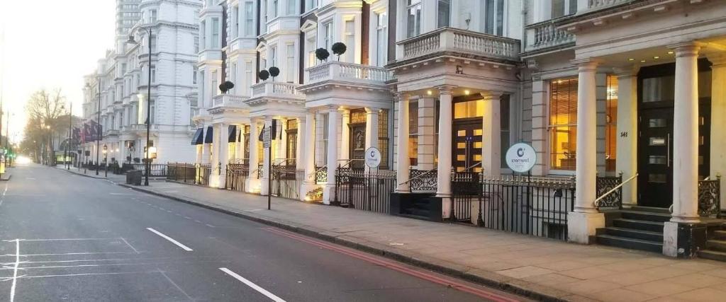 Cromwell Hotel - Resim 5