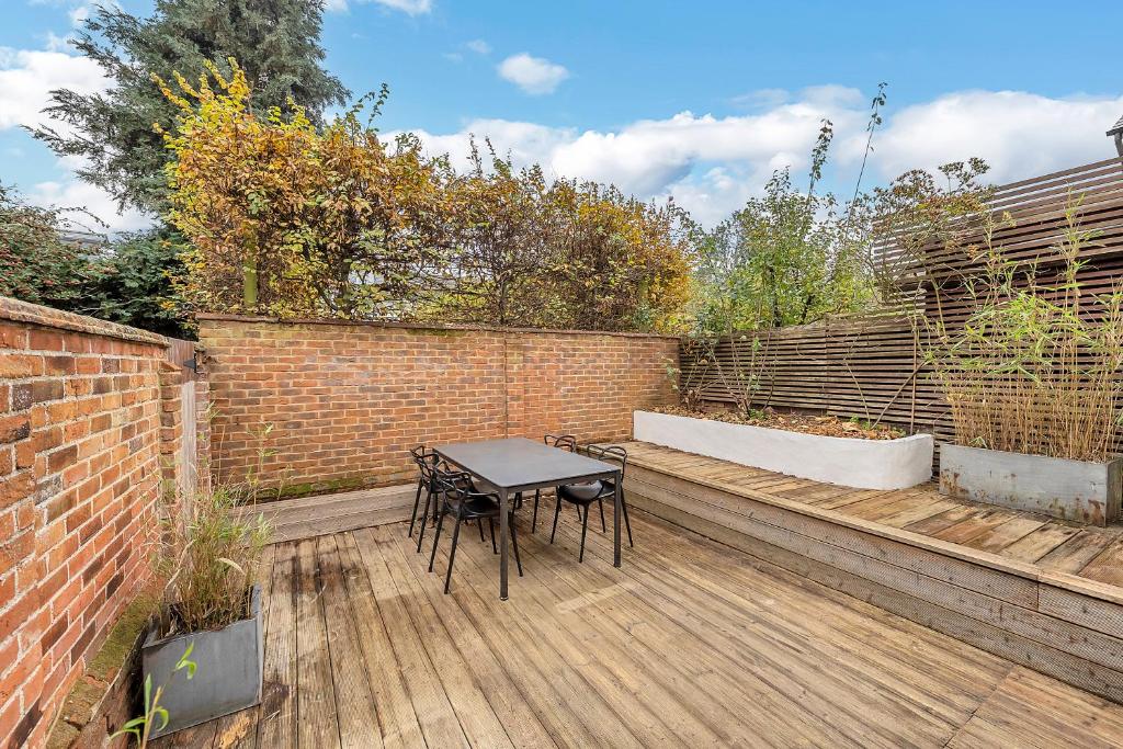 Taman di luar 7D Albert St - sleeps 4 guests with parking on request