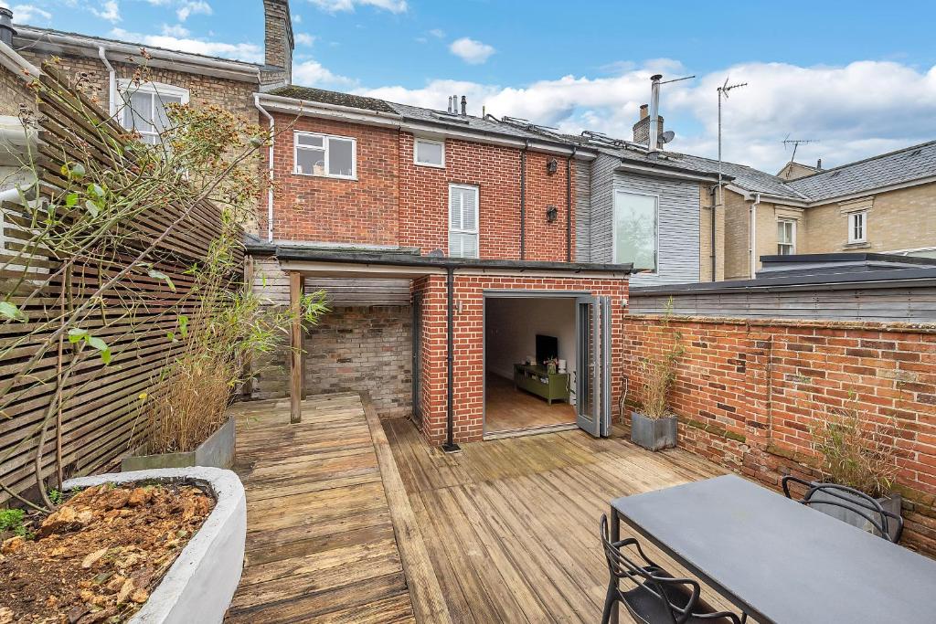 7D Albert St - sleeps 4 guests with parking on request 6