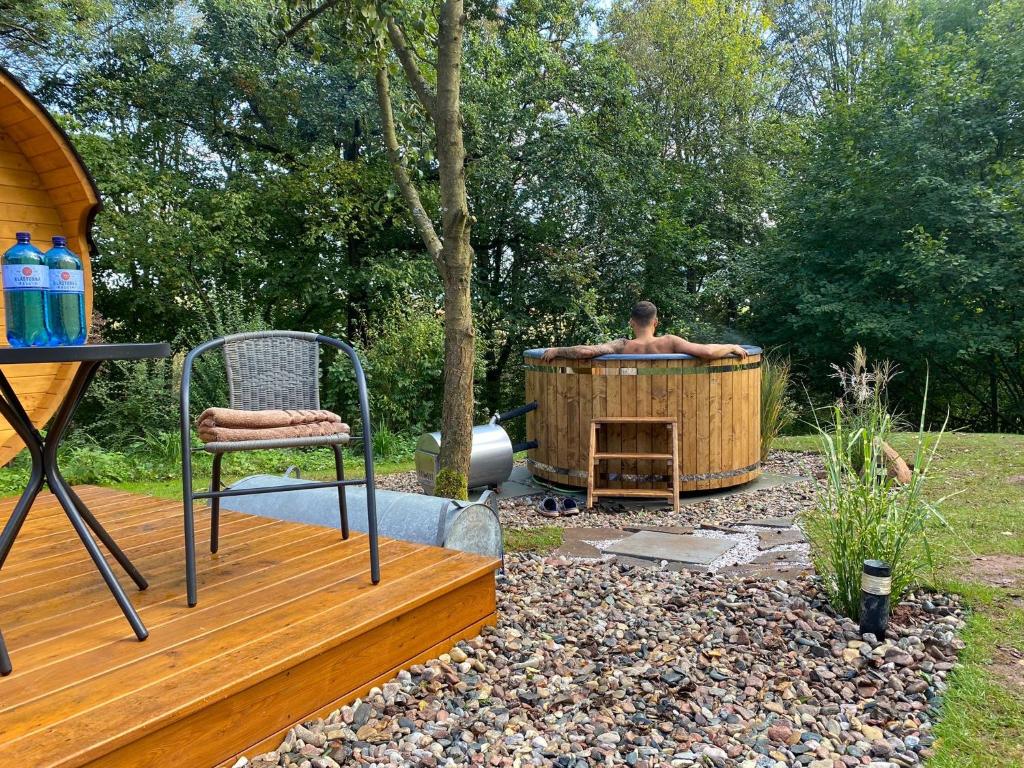 Kebun di luar Tiny Resort Chotěvice 2