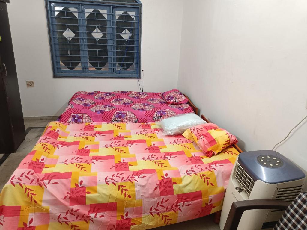 Imagen de la galería de Chintamani Siddhi Chakra - Only Family Rooms on Monthly Basis, en Ahmedabad