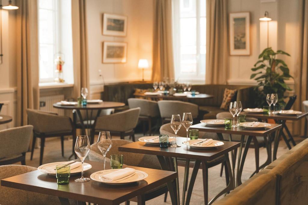Posezení v ubytování Logis Hôtel et Restaurant La Pension du Moulin