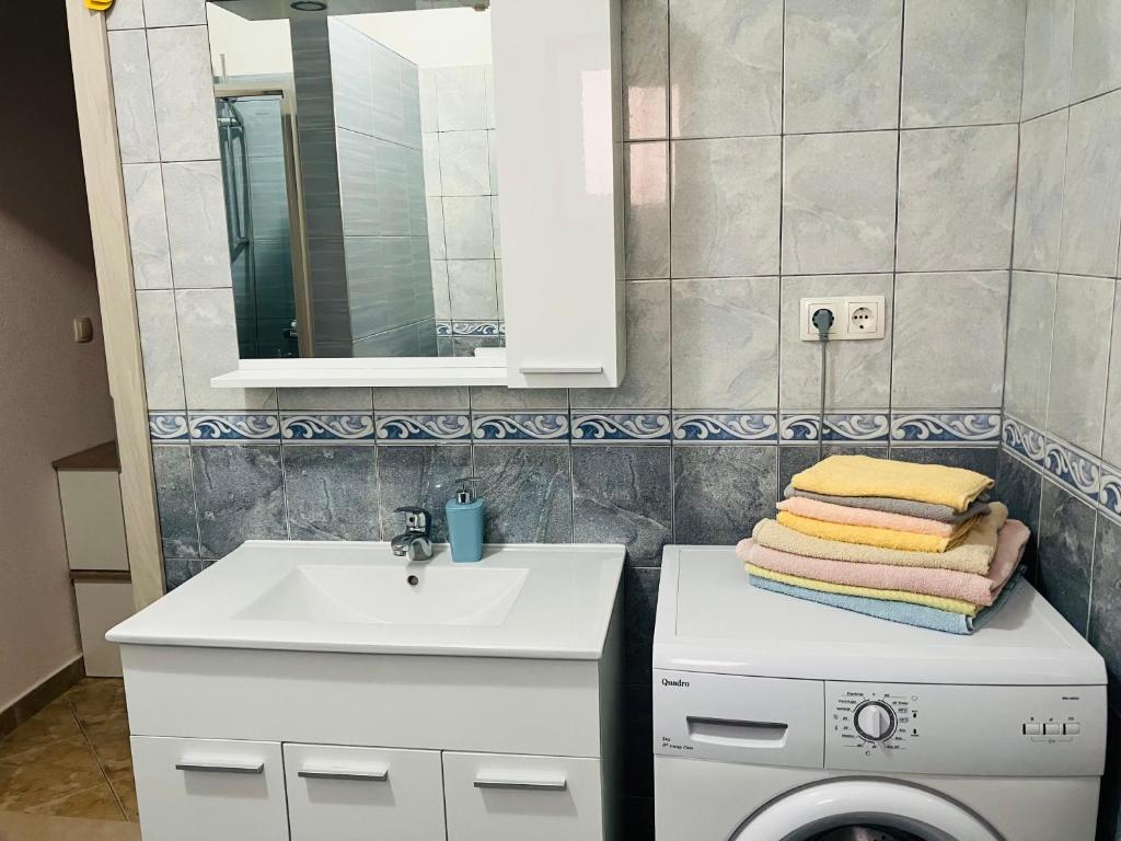 Apartments & Rooms Seaside - 9